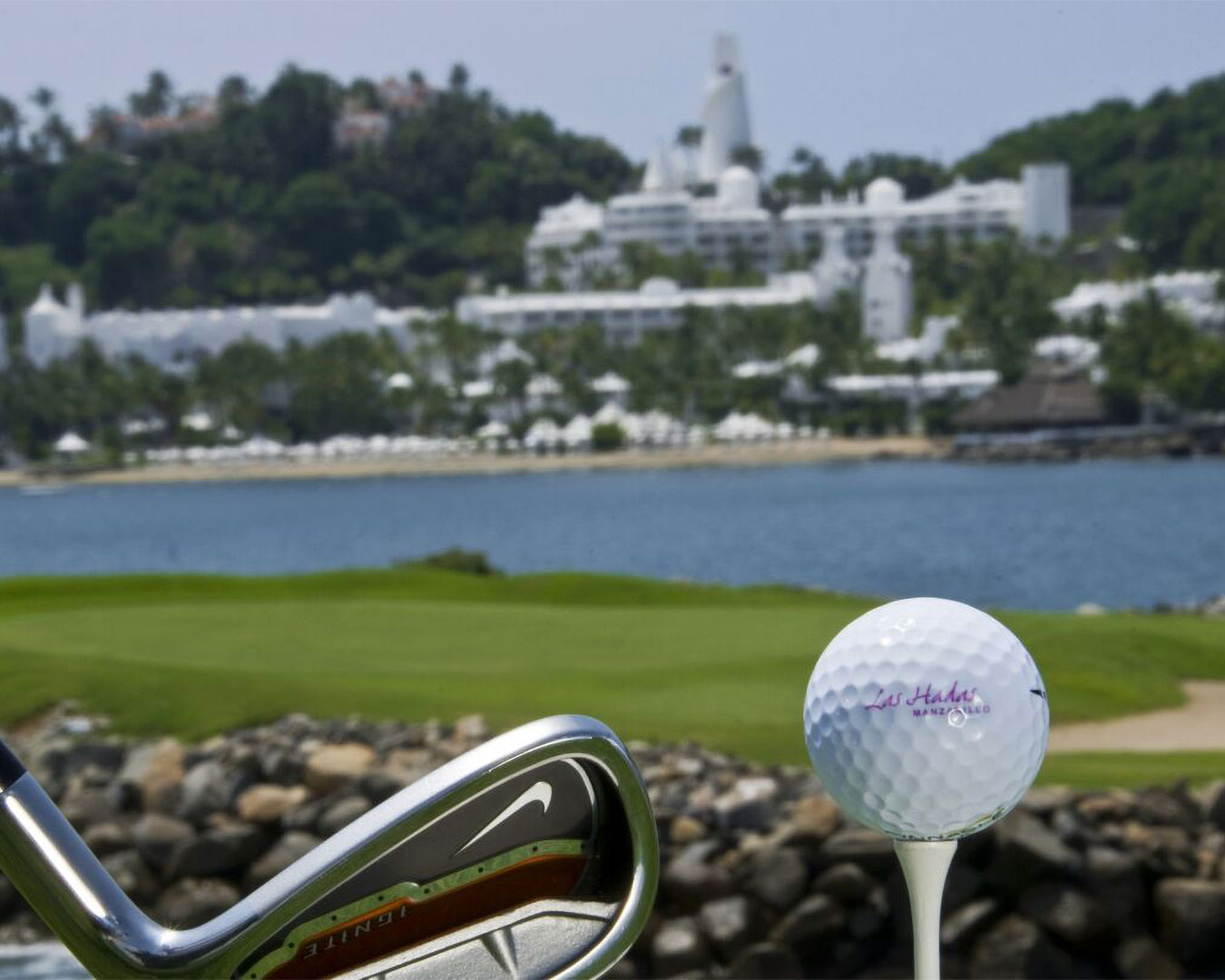 Manzanillo cuenta con campos de Golf de renombre nacional e internacional. Image