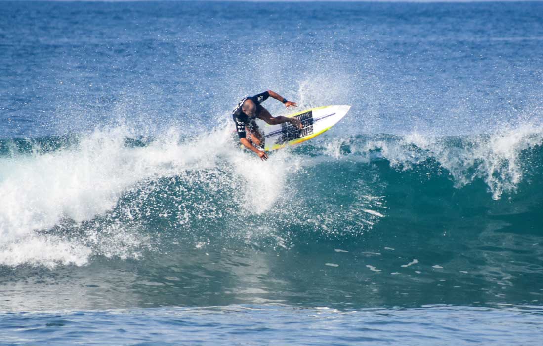 Toma clases de surf en playa Olas Altas Image