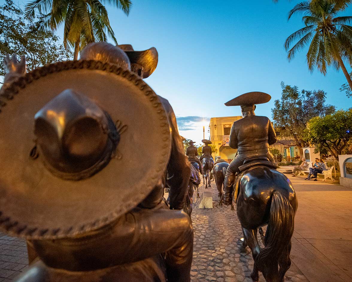 Villa de Álvarez posee una larga tradición Charrotaurina, las cabalgatas están presentes en todas las celebraciones Image