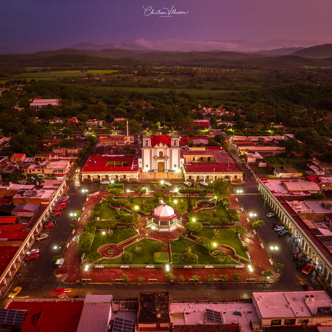 Visita el jardín principal de Coquimatlán Image